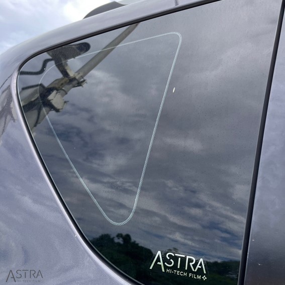 Nissan Livina -2011-前擋星耀IRS30+車身星耀IRS15